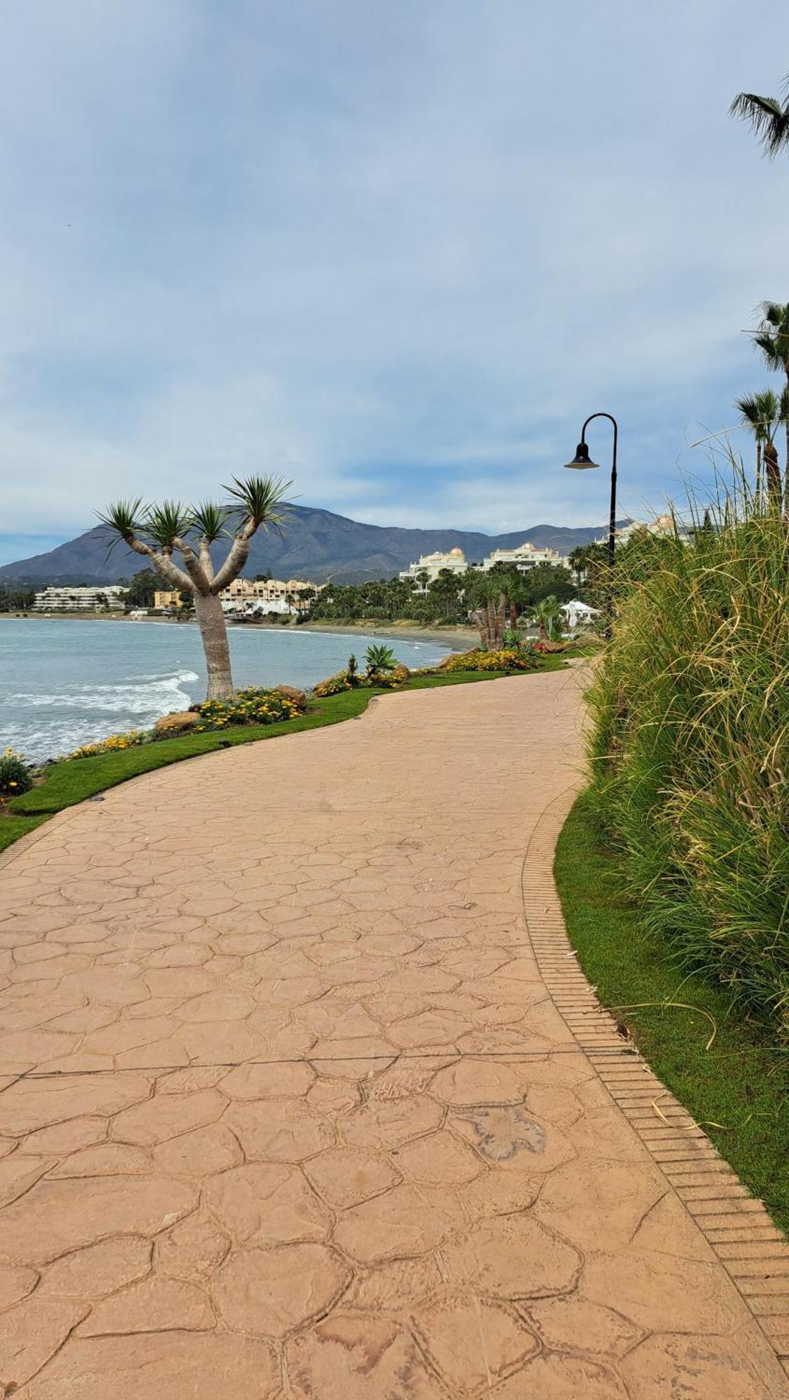Hello Cosmo Apartment Estepona Exterior photo